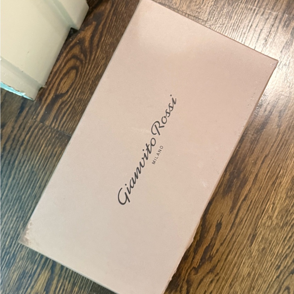 Gianvito Rossi 105 Pumps • Ivory Leather • Size 39 (US 9) - Picture 9 of 12